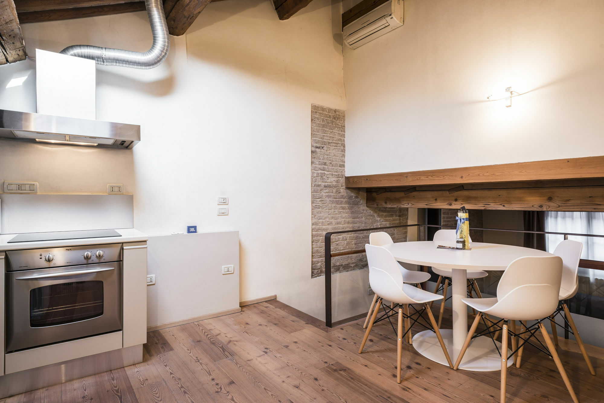 Myplace Sant'Agostino Apartment เตรวิโซ ภายนอก รูปภาพ