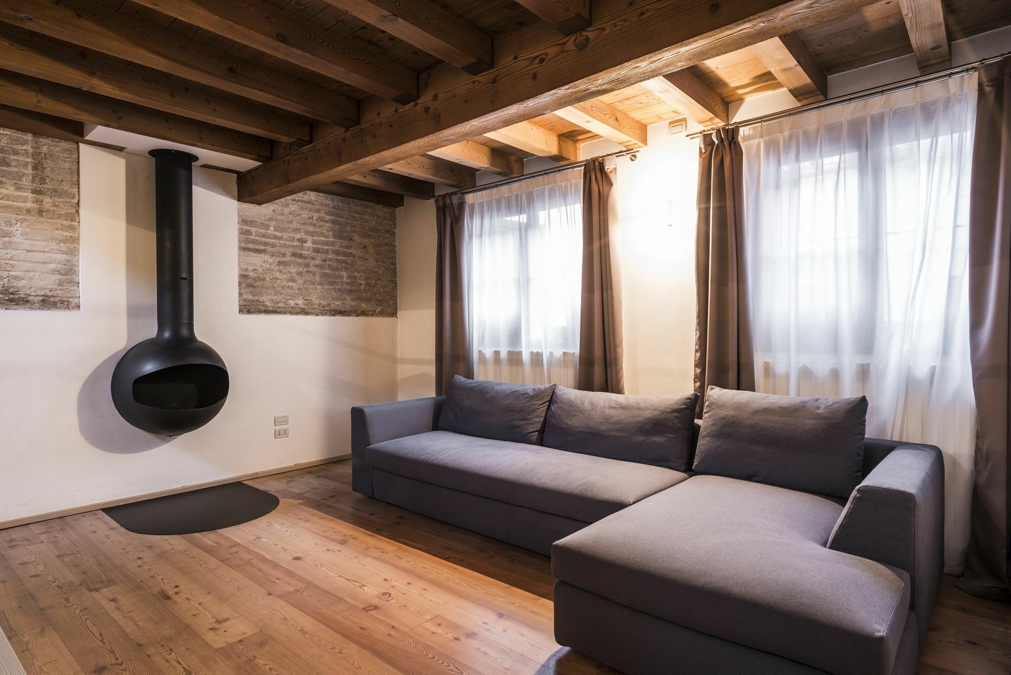 Myplace Sant'Agostino Apartment เตรวิโซ ภายนอก รูปภาพ